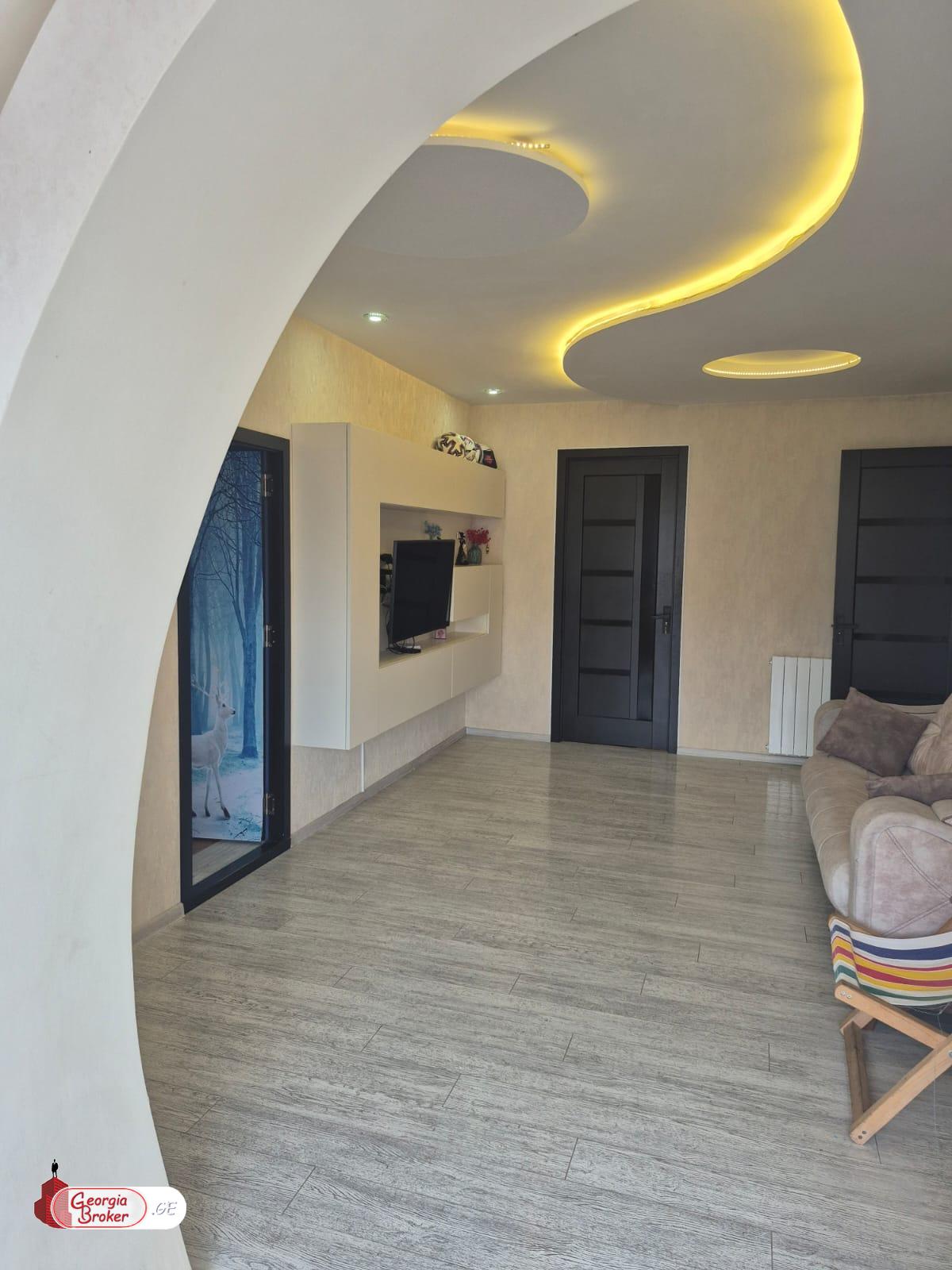 nearly repaired 3-room apartment for sale